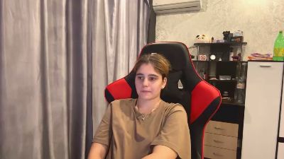 AguedaHoltz Live Image