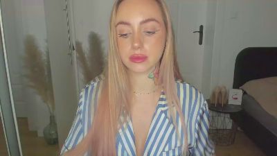 Coralie_Classy Live Image