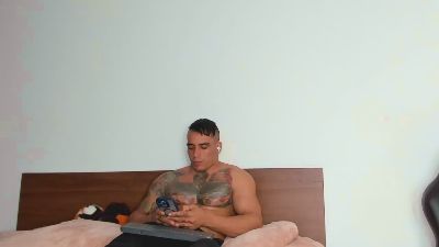 Lucasflexthis_1 Live Image