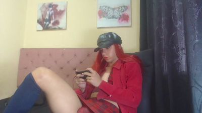 Angiee_Ts live from Spain