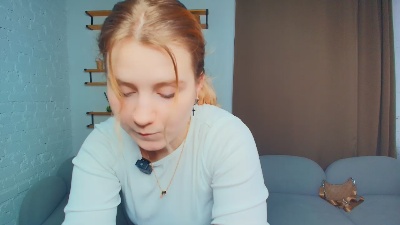 AshtonEgizi live from Czechia