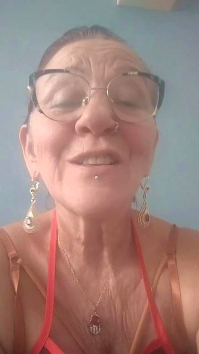 Babylove54 live from France