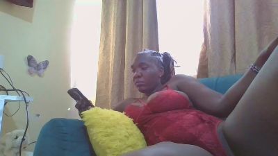 Curvydena live from Kenya