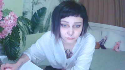 DollyHailey live from France
