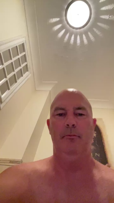 JKLulu7374 live from United Kingdom