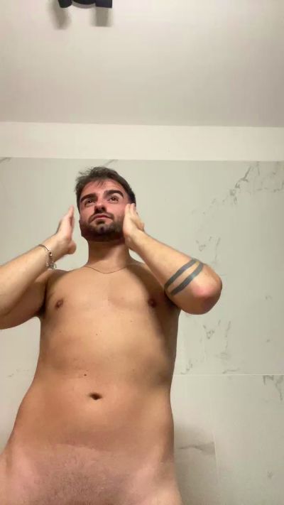 Leo0705 live from Italy