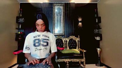 Nashla_21 live from Netherlands