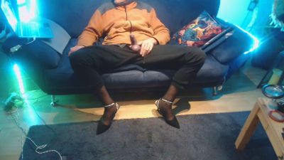 Strapsboy5 live from Switzerland