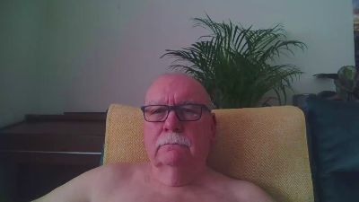 carebear2022 live from United Kingdom