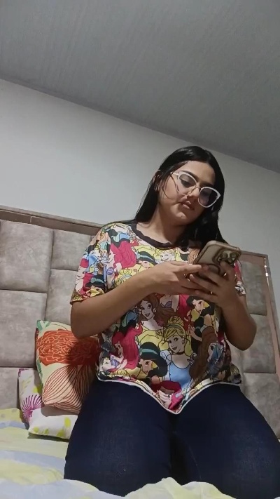 elena275 live from Colombia