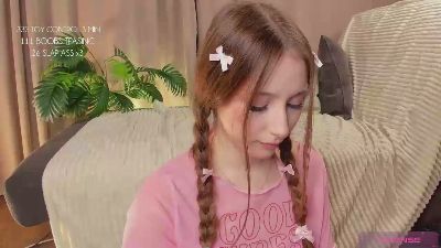 hottpeachh live from Netherlands