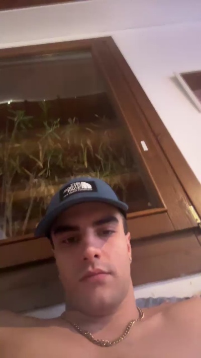luchino220 live from Italy