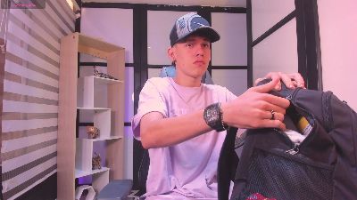 mikebenefleck_ live from Colombia