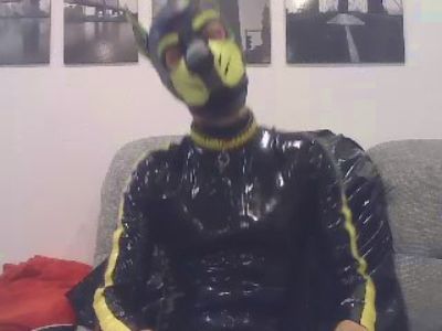 puppy_tomik live from Czechia