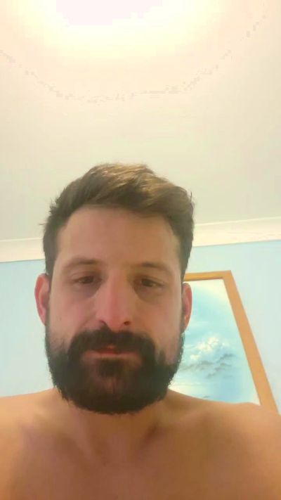 reecechown3 live from United Kingdom
