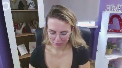 xZoey live from United Kingdom